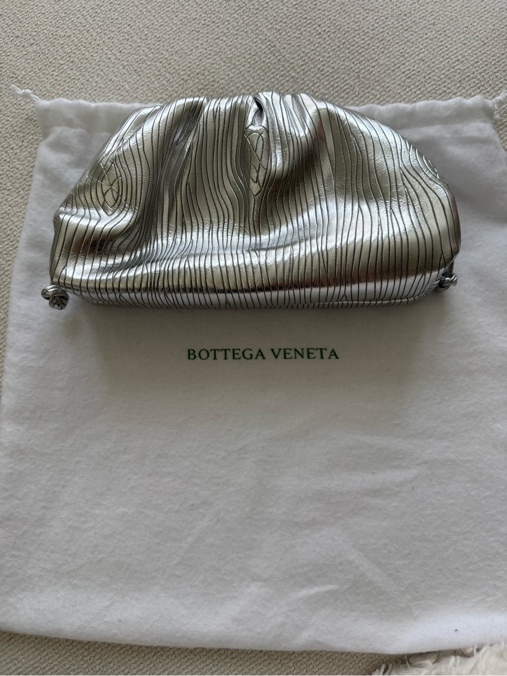 BV Mini Silver Cloud Pouch - Picture 3 of 5